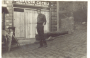 1955 Yılında Ankara Konya Sokak'da bulunan ilk işyeri önünde resim.(Tevfik Ceceli)